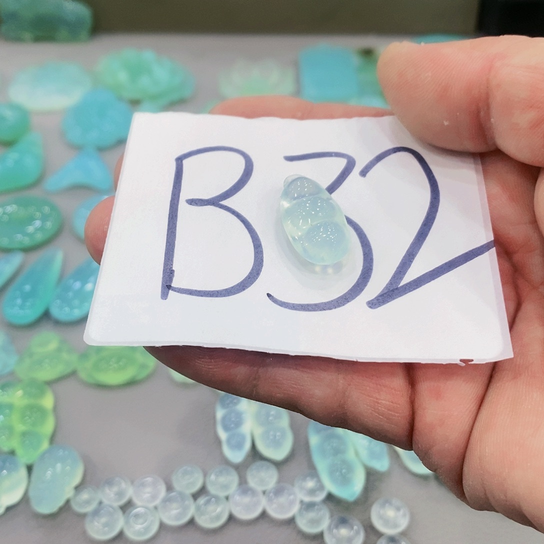 蛇纹石玉珠宝奇石未镶嵌尼*?