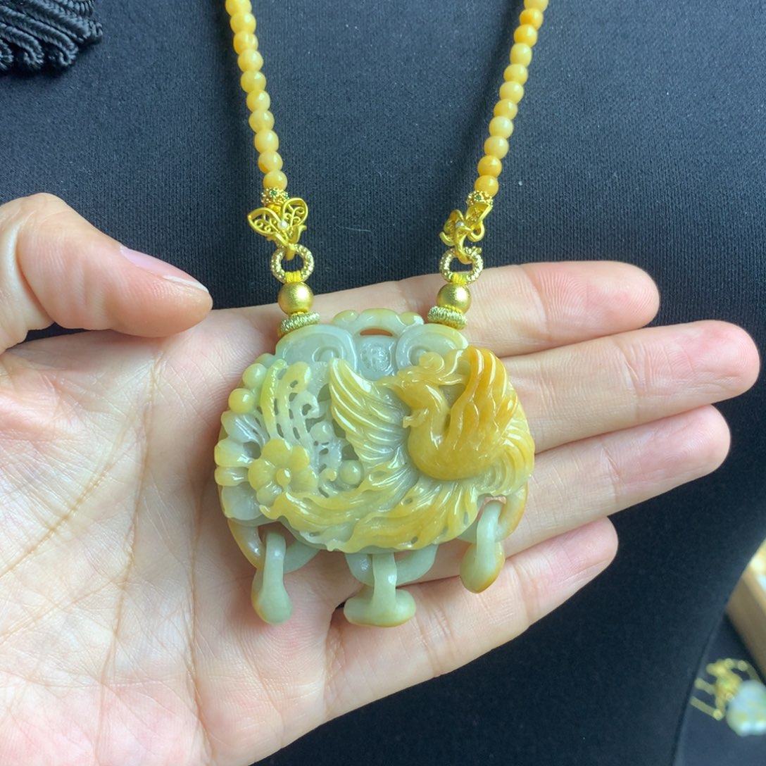 翡翠颈饰未镶嵌翡翠