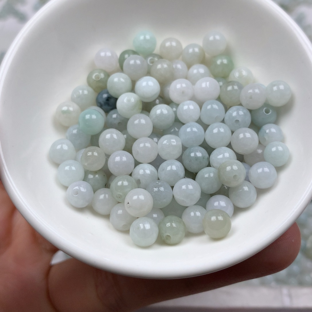 翡翠颈饰未镶嵌卡6➕。100颗。