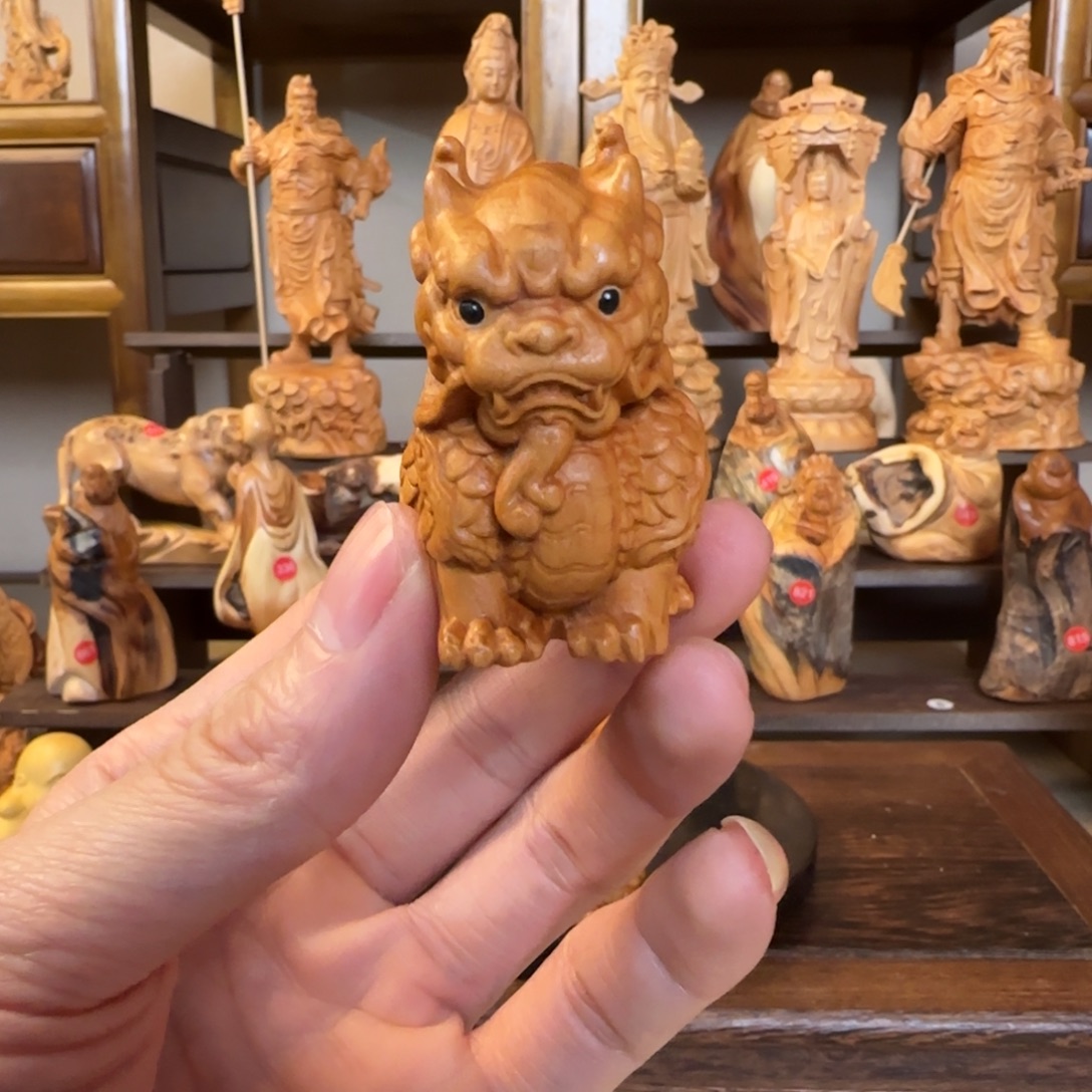 崖柏小木匠艺雕一物一拍