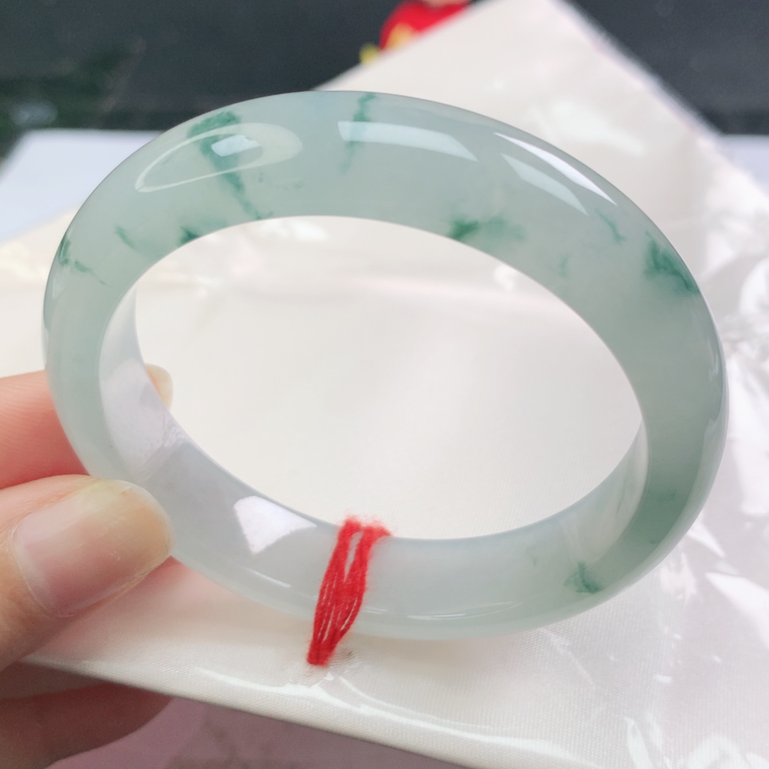 翡翠未镶嵌手镯正