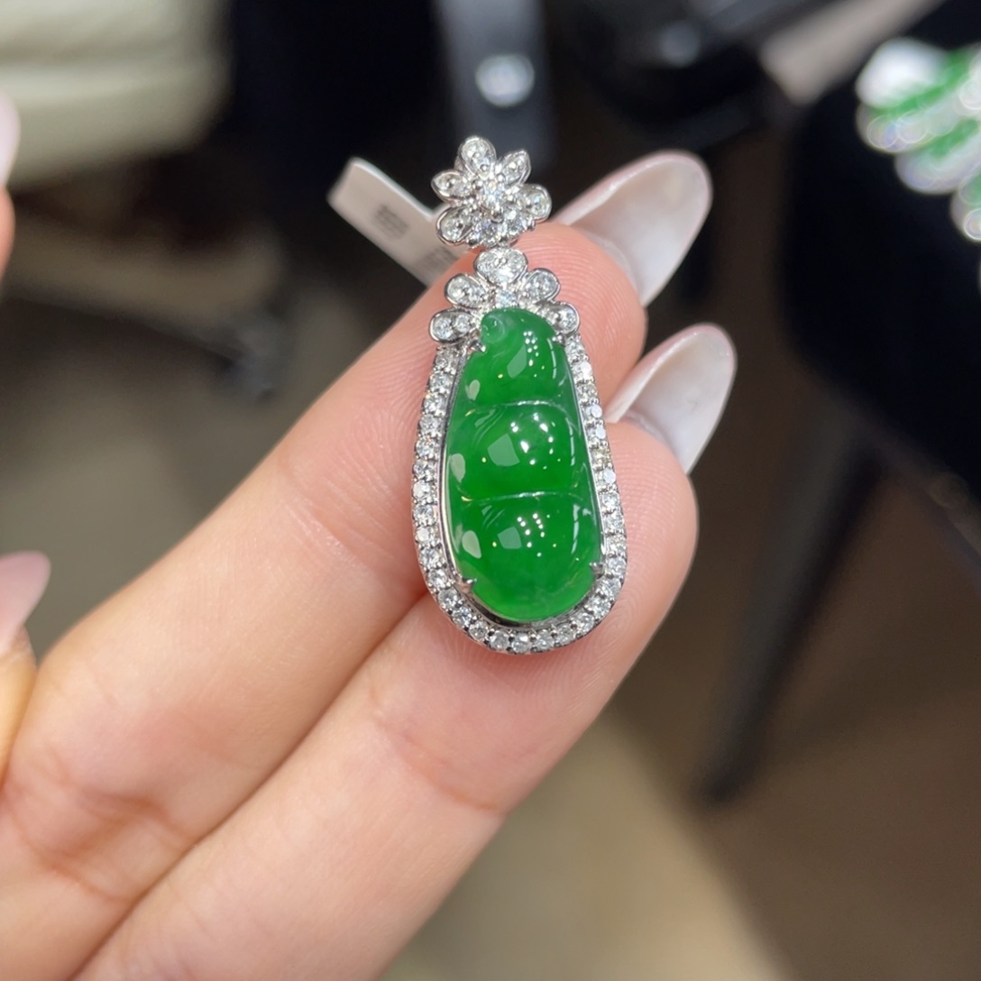 翡翠颈饰18K金镶嵌天然缅甸翡翠a货