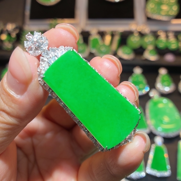 翡翠18K金镶嵌吊坠(不含链)翡翠