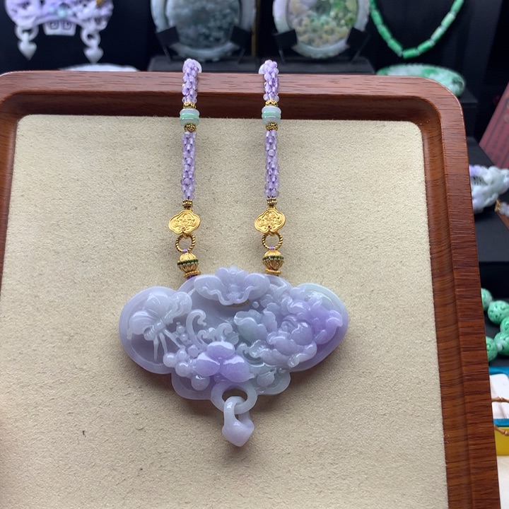 翡翠颈饰未镶嵌紫翡花牌