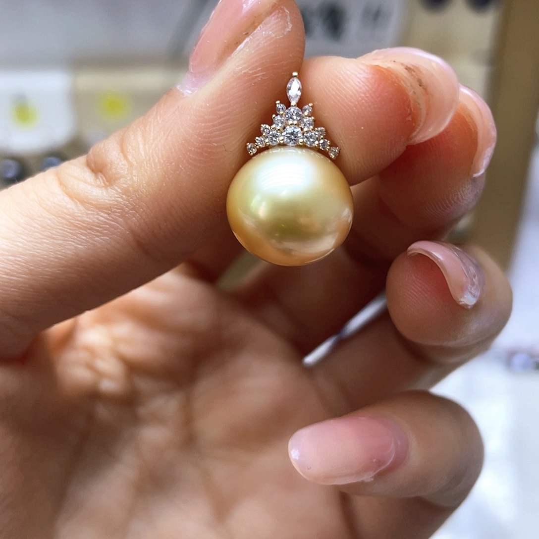 海水珍珠颈饰18K金镶嵌