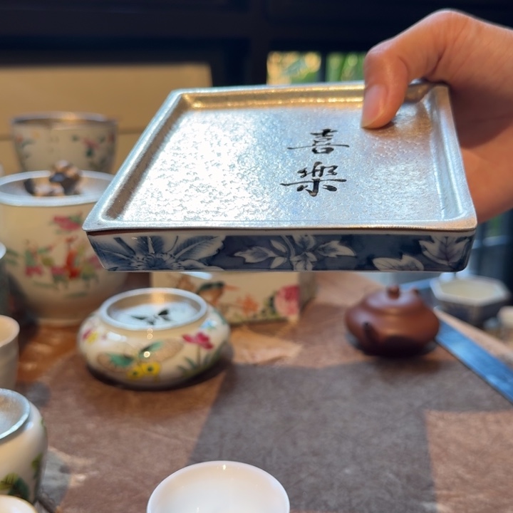 壶承天的作品是由