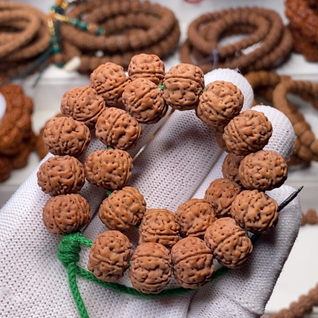 D****金刚菩提手串五瓣南瓜老树王，尺寸13.8左右