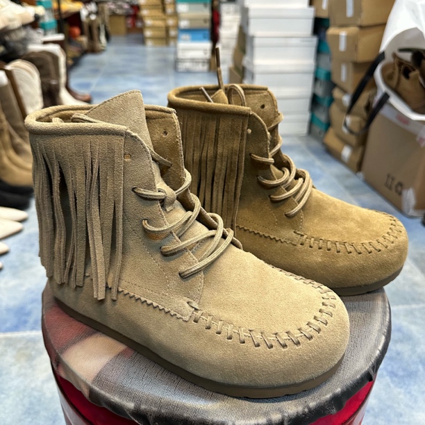 女款流苏短靴个性短靴百搭款软底舒适真皮圆头复古休闲秋季