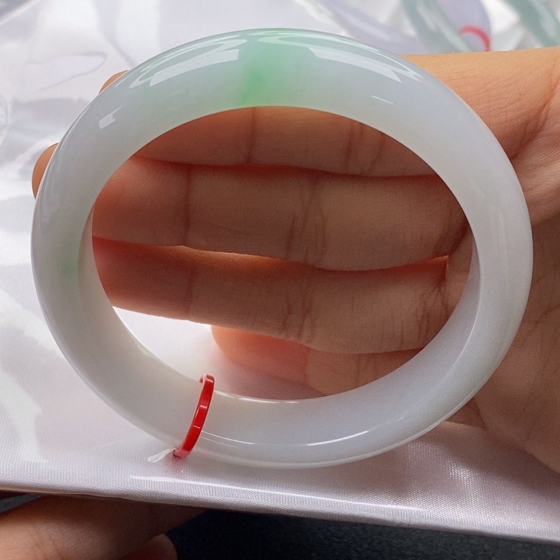 小***快翡翠未镶嵌手镯5657正圈