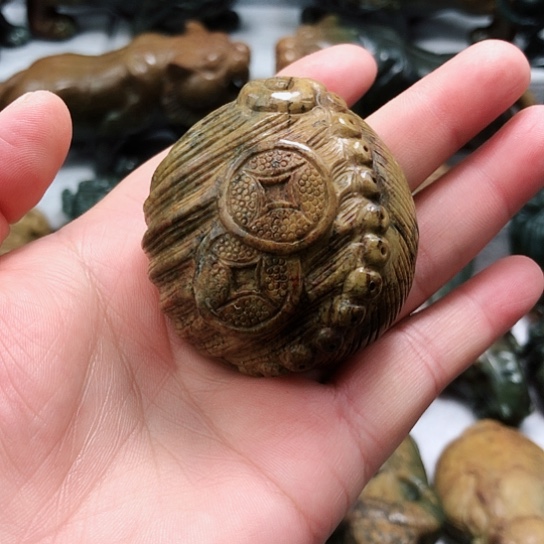 岫岩河磨玉（透闪石质玉）把件未镶嵌