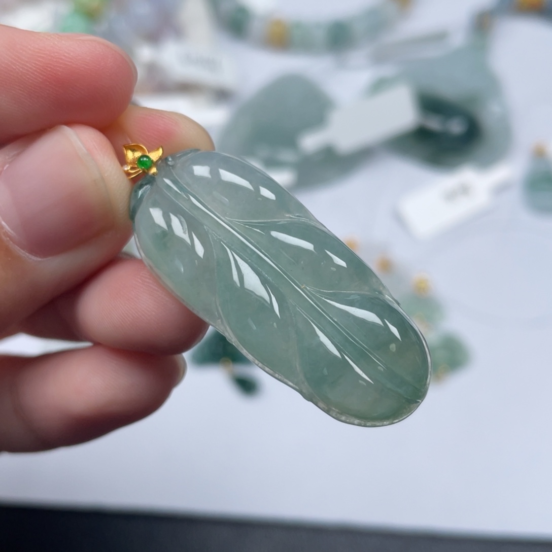 翡翠18K金镶嵌颈饰天然A货缅甸翡翠