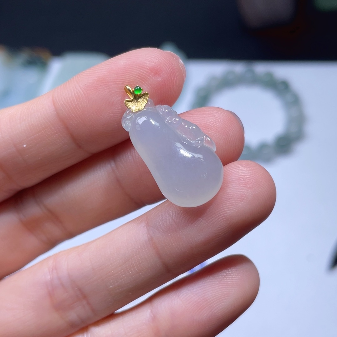 翡翠颈饰18K金镶嵌瓜