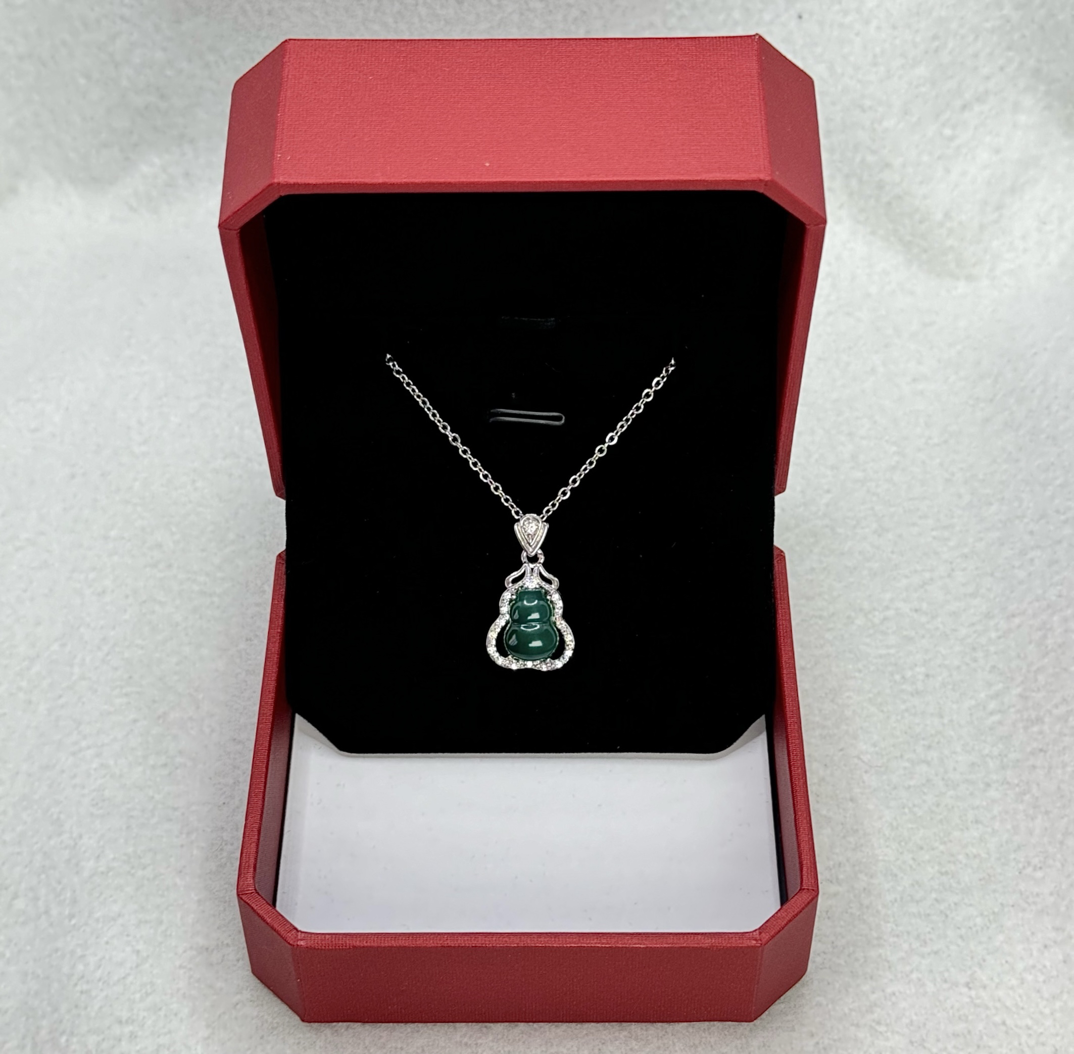 葫芦镶嵌吊坠带项链精美礼盒绿玉髓女士时尚轻奢国风精致饰品