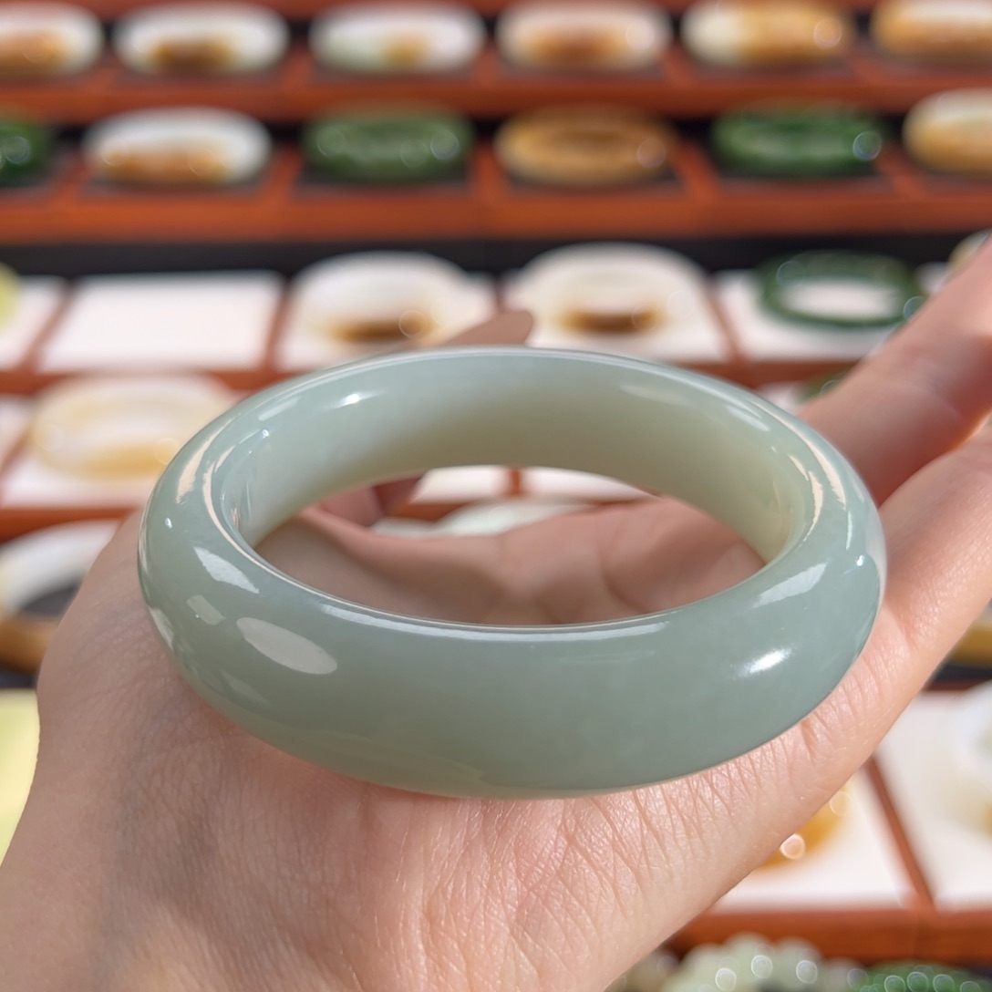 和田玉手镯未镶嵌且末蓝