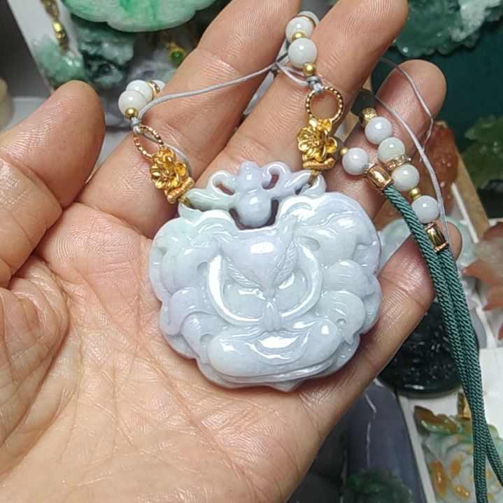 翡翠吊坠(赠链)未镶嵌