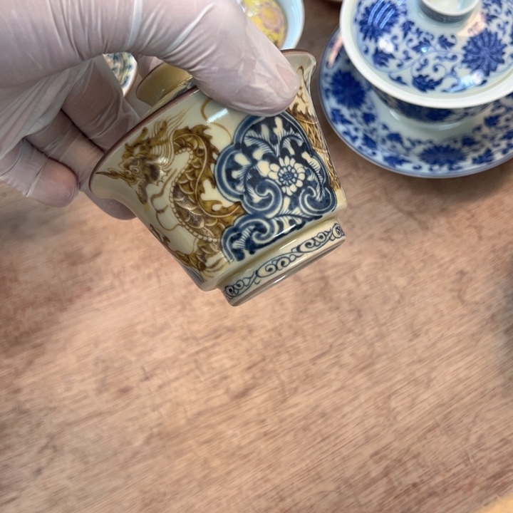 瓷片釉里金穿花龙马蹄盖碗全品