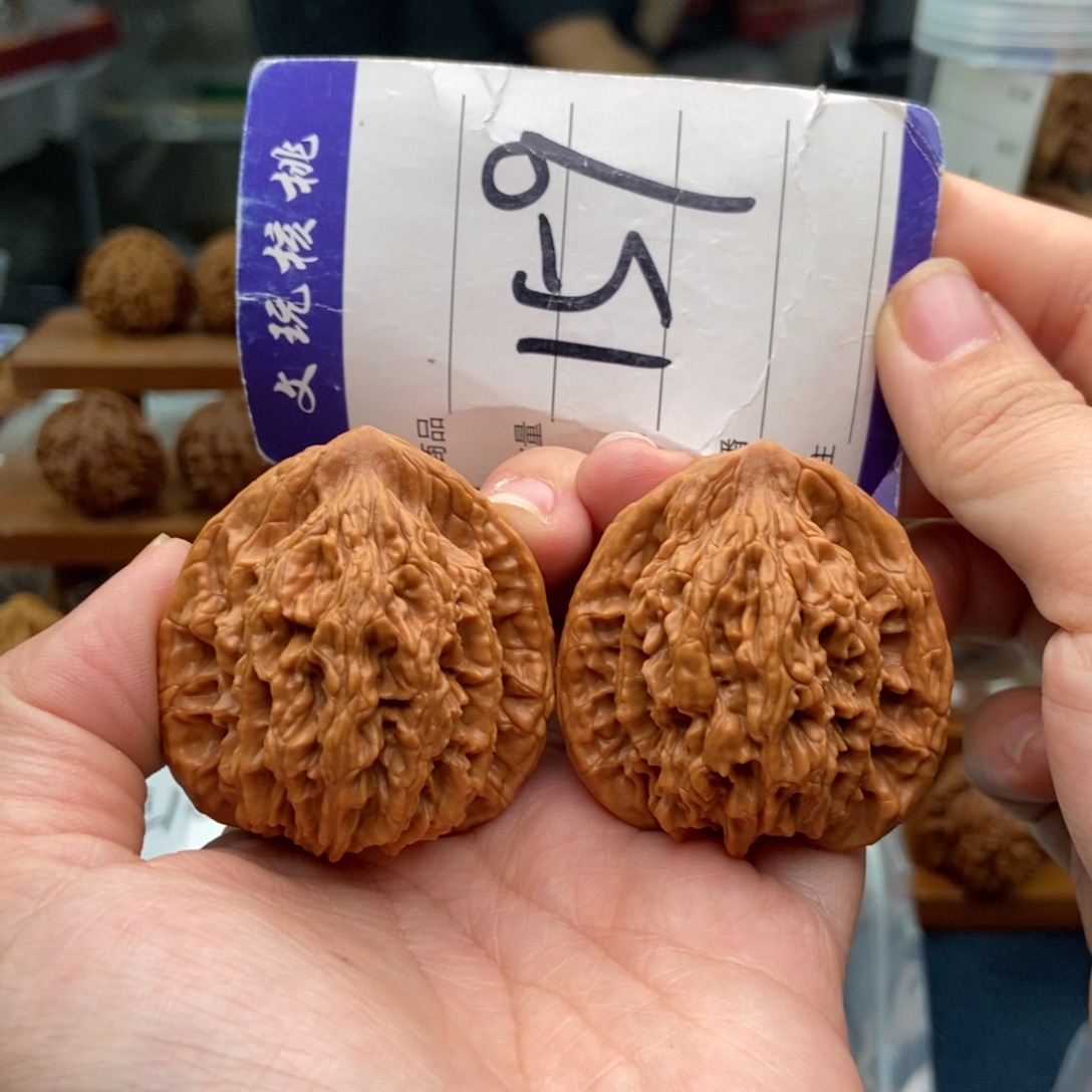 文玩核桃把件42虎头