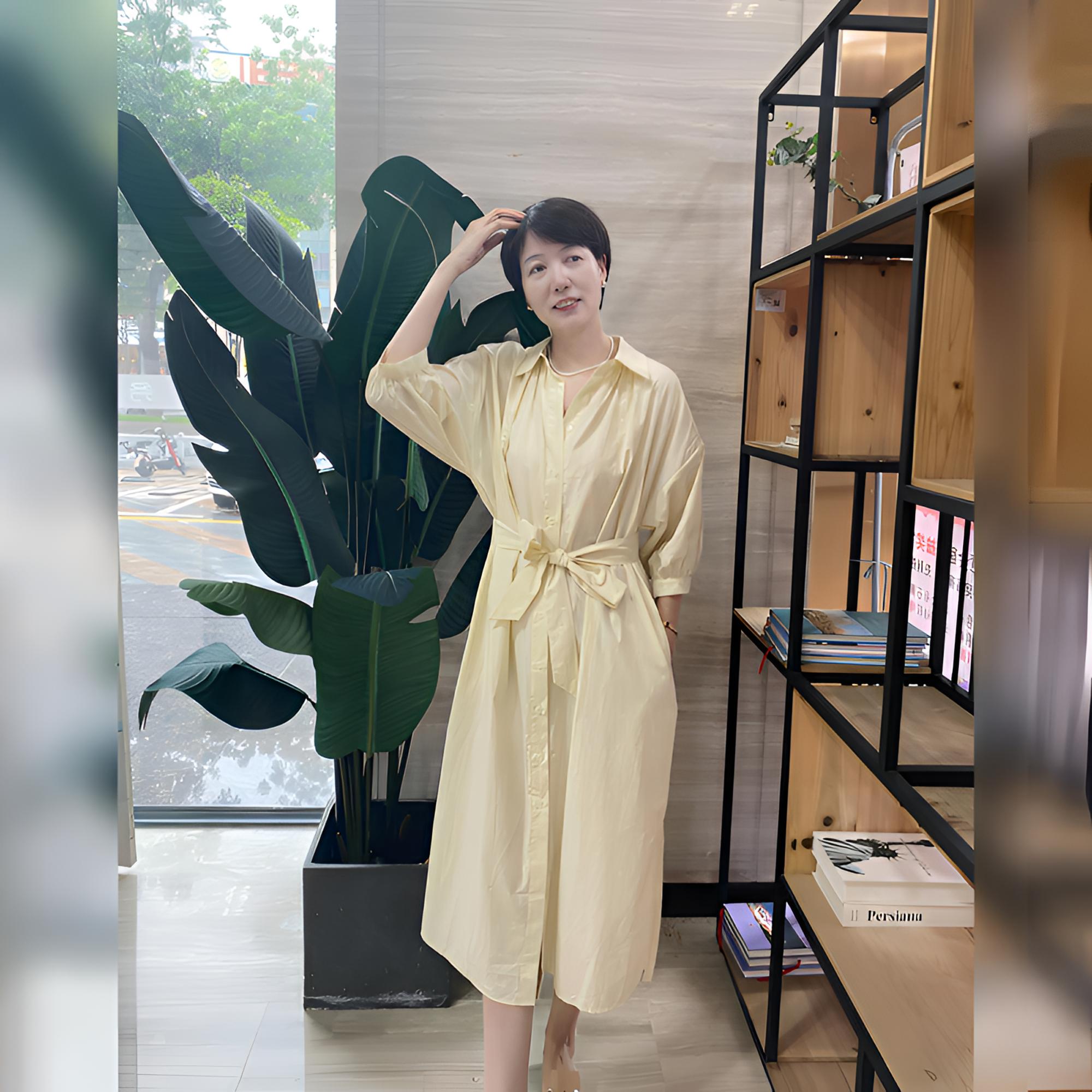 【YAN】 MM家简约优雅翻领宽松灯笼袖捏褶连衣裙 # LBSH939-B0024