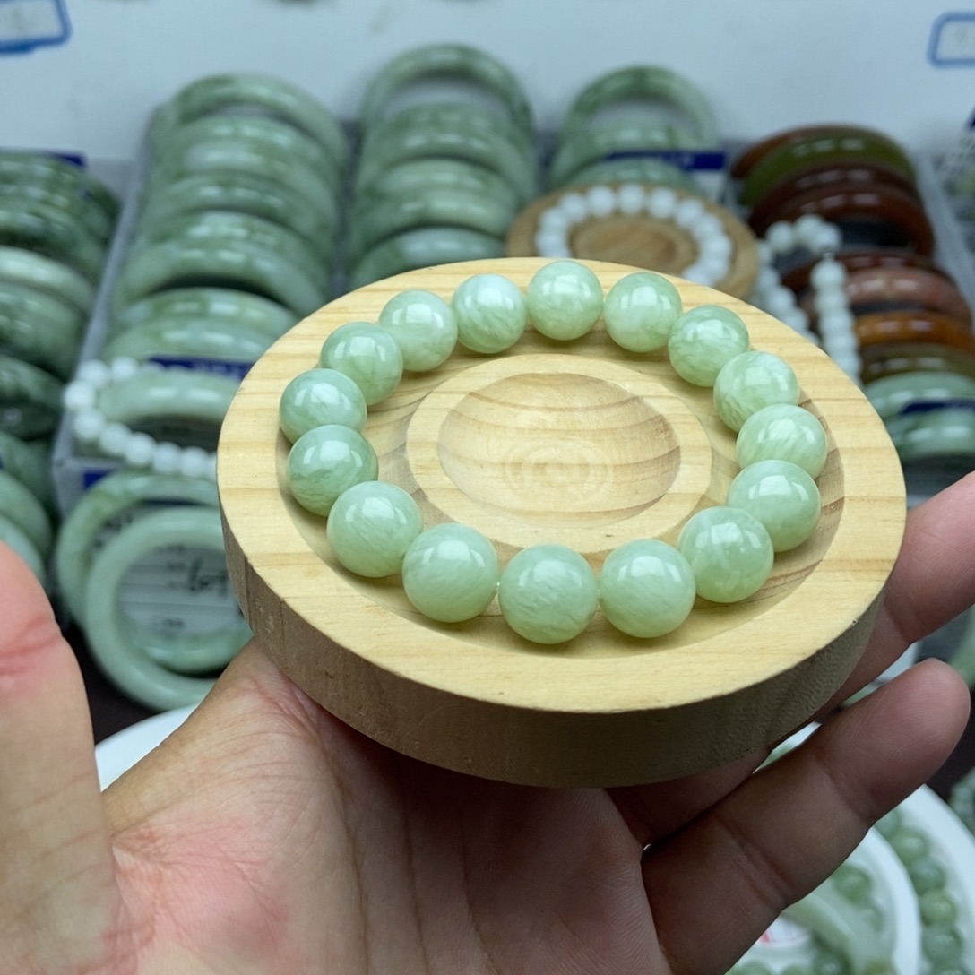 未镶嵌蛇纹石玉手链