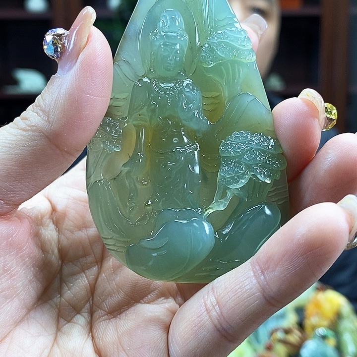 蛇纹石玉吊坠未镶嵌