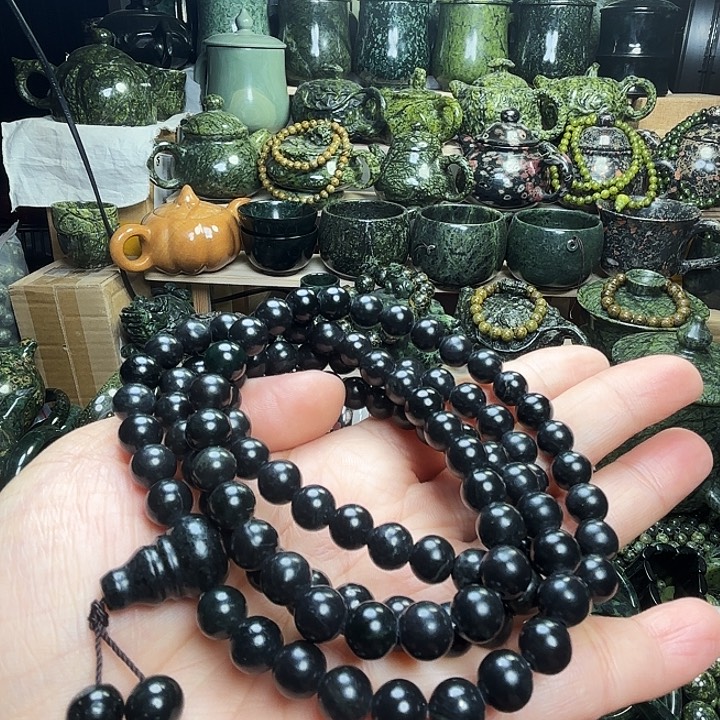 用***6蛇纹石玉未镶嵌珠宝半成品藏玉药王石黑包公0.8 108颗