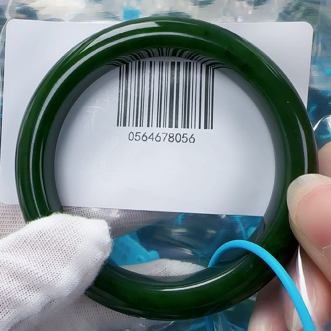 和田玉（碧玉）手镯未镶嵌56微瑕