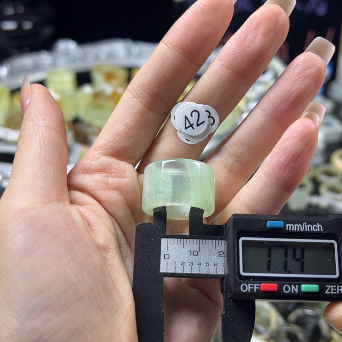 蛇纹石玉未镶嵌戒指