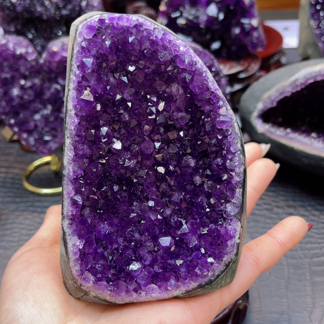 紫晶大型摆件（非配饰）未镶嵌