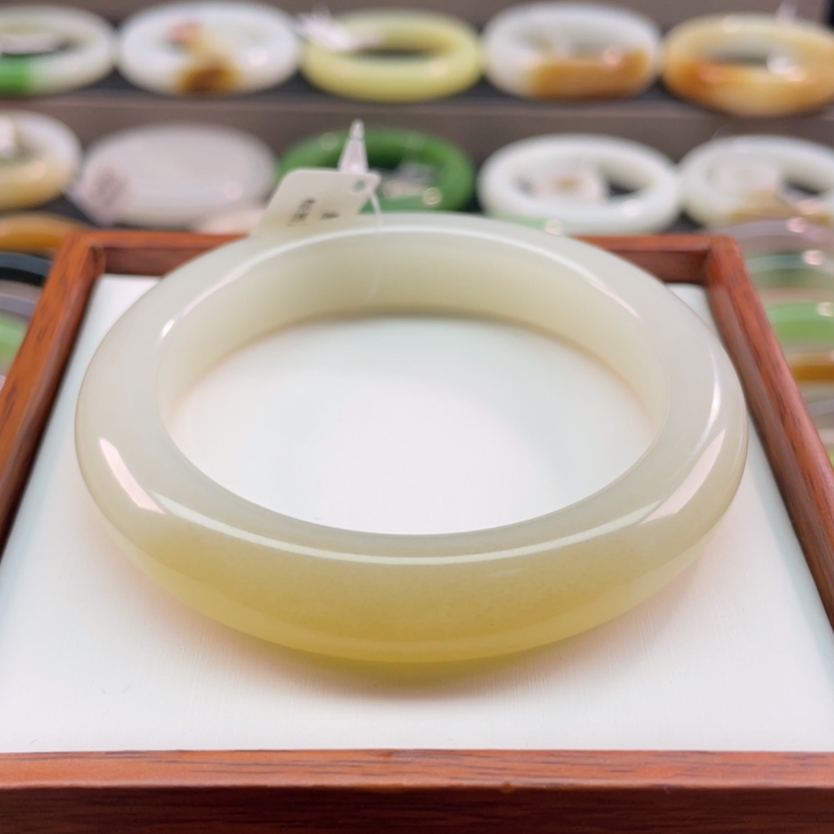 【闪购商品】和田玉手镯未镶嵌