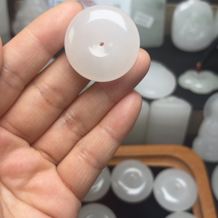 石英质玉未镶嵌颈饰星****中