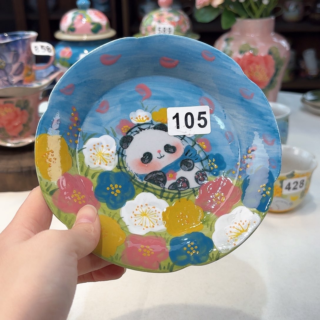 瓷片兔兔的小可爱太