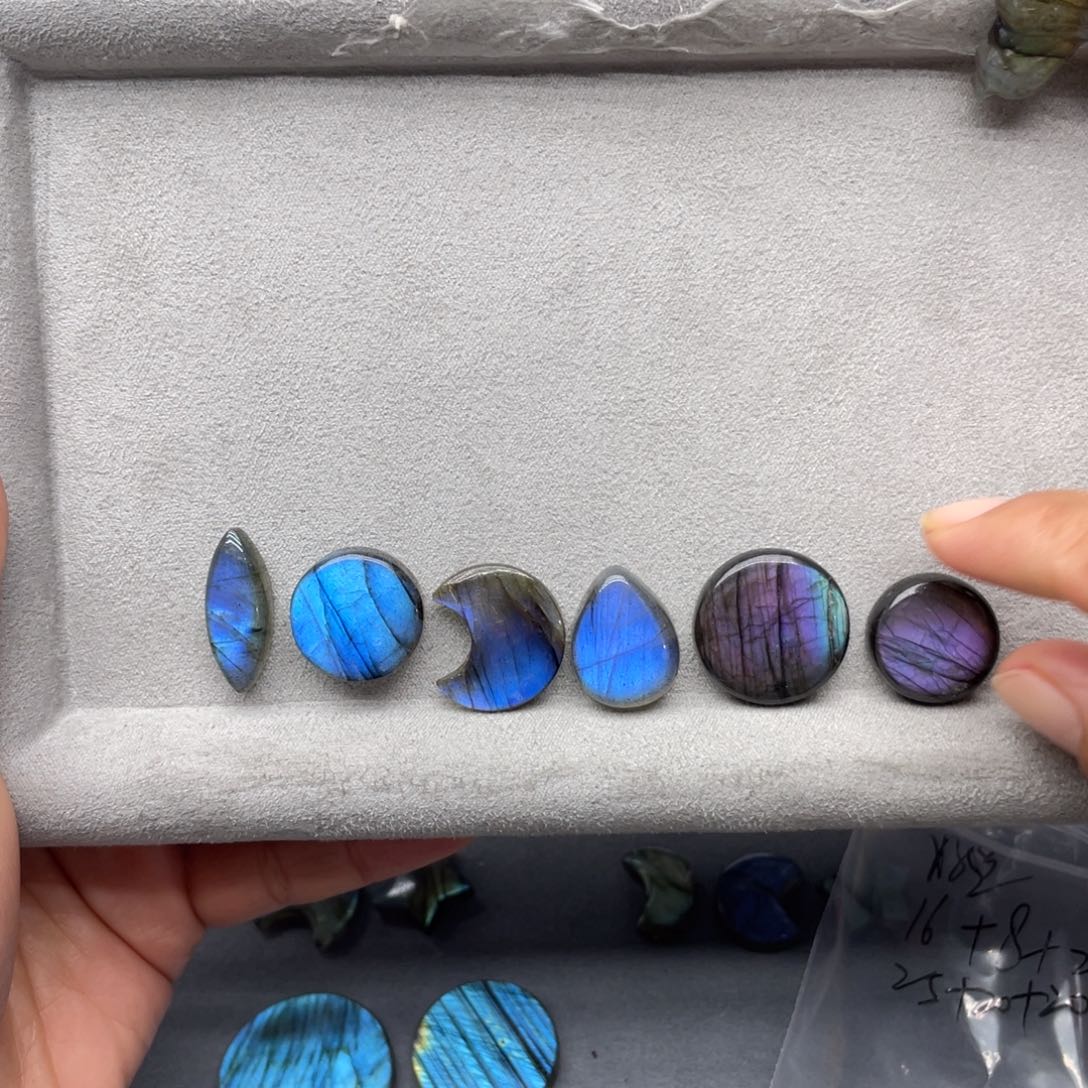 好****颈饰银S925镶嵌长石