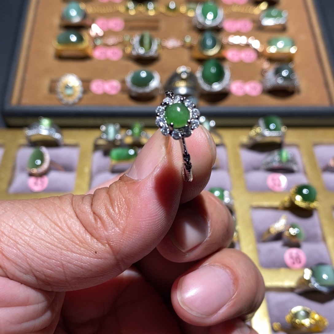 和田玉（碧玉）戒指未镶嵌