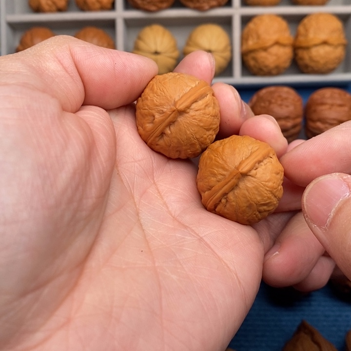 文玩核桃把件龙珠