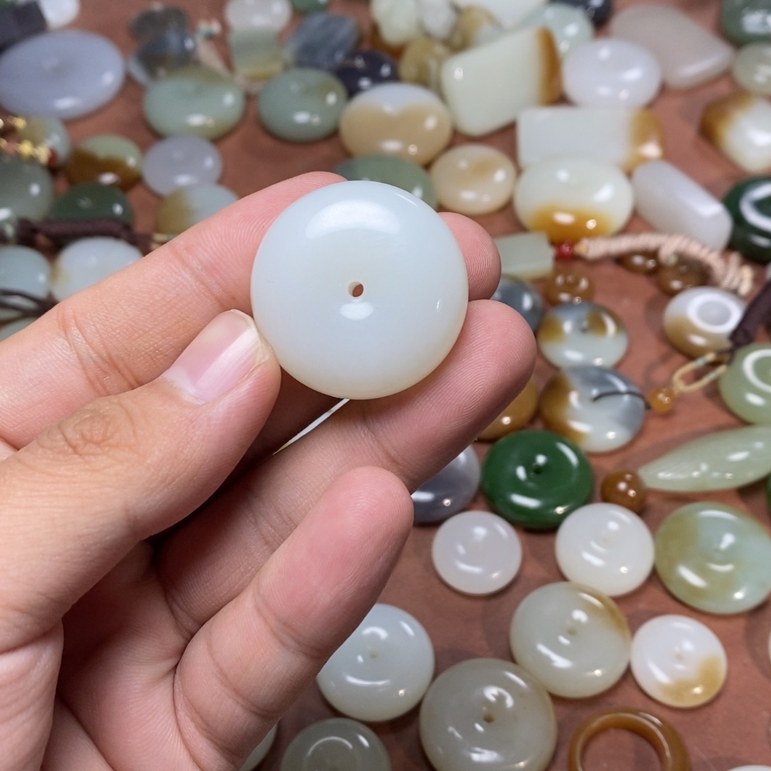 和田玉吊坠(不含链)未镶嵌于****@