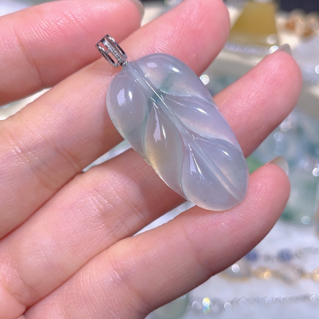 翡翠18K金镶嵌颈饰翡翠