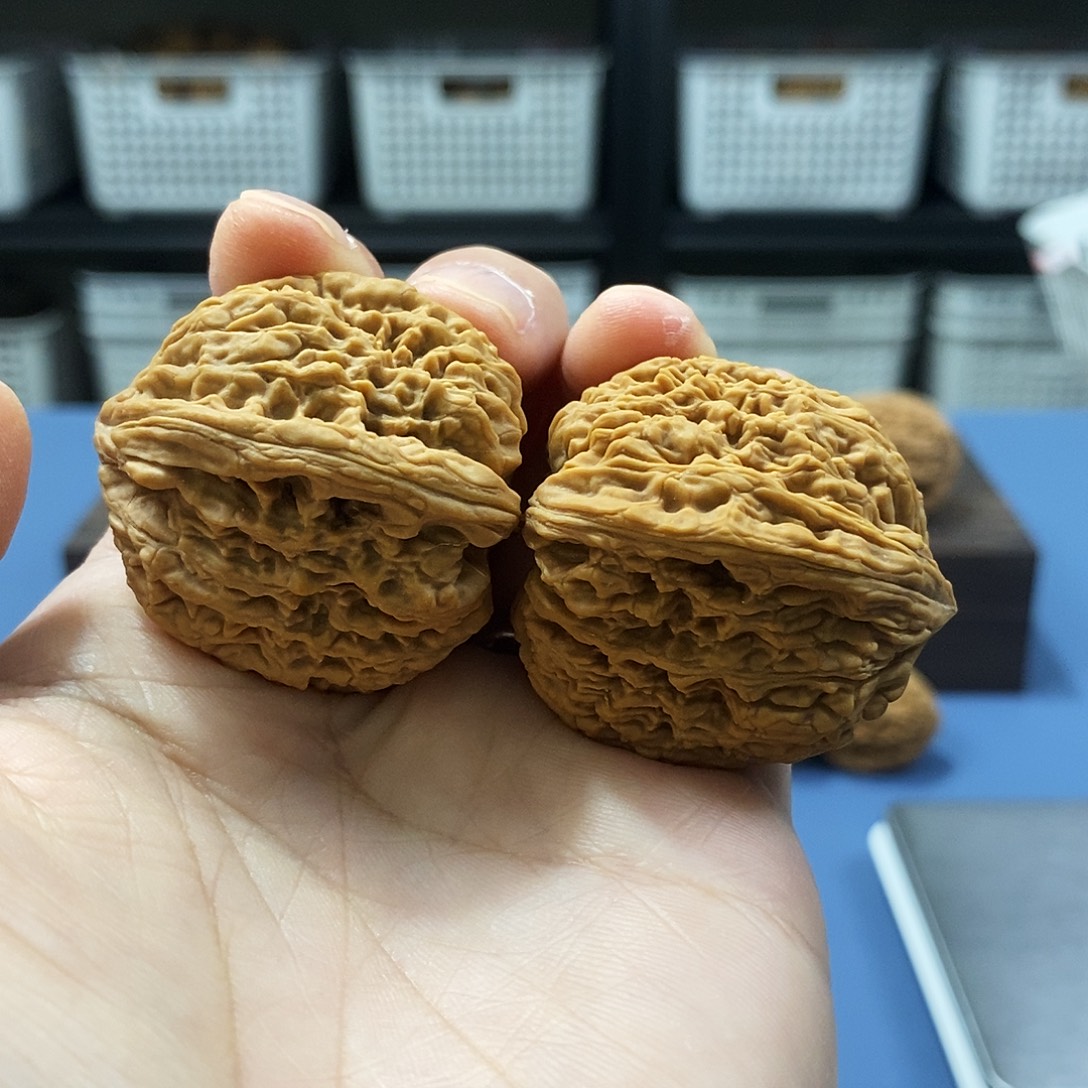 团****文玩核桃吊坠全品高炮南疆石