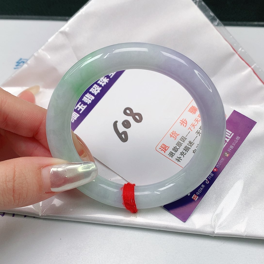 翡翠手镯（圆镯）未镶嵌美*翡翠手镯