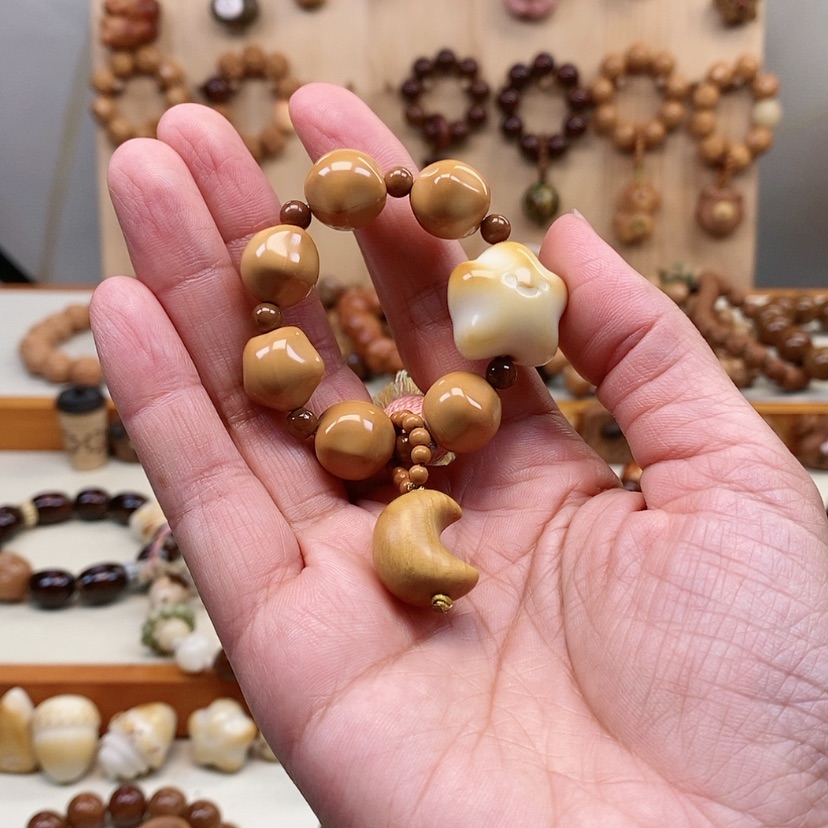 【闪购商品】吊坠猴头核桃1**语猴头星月童话手捻