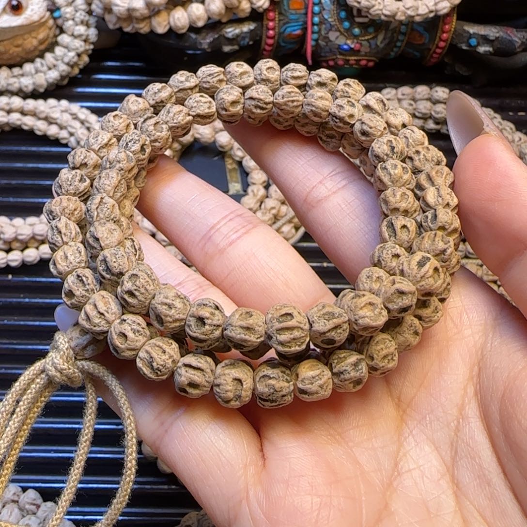 柏香籽/百香籽吊坠知*。