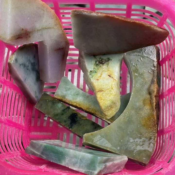 翡翠吊坠(不含链)未镶嵌天然翡翠边角料
