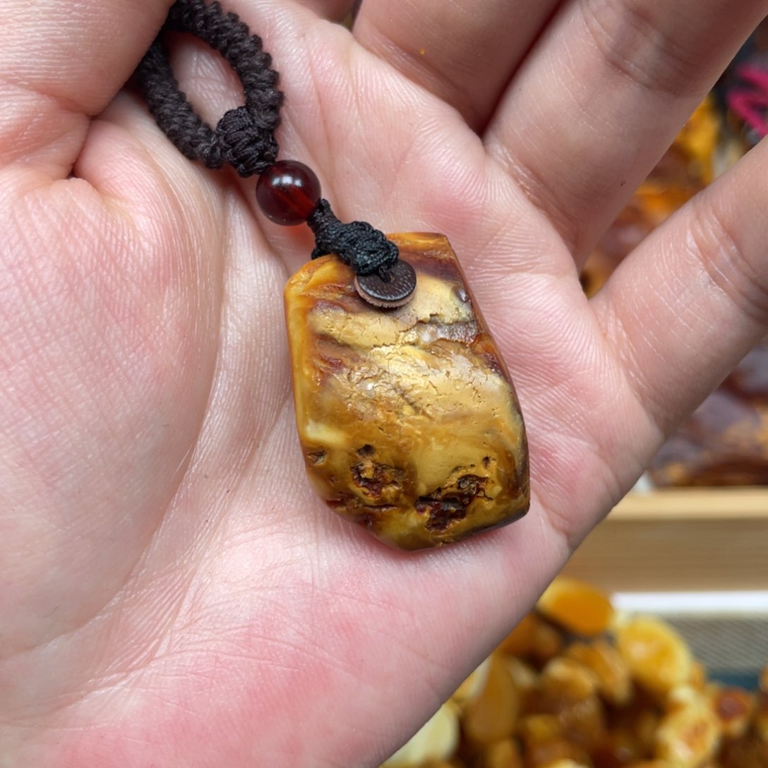 蜜蜡珠宝奇石未镶嵌