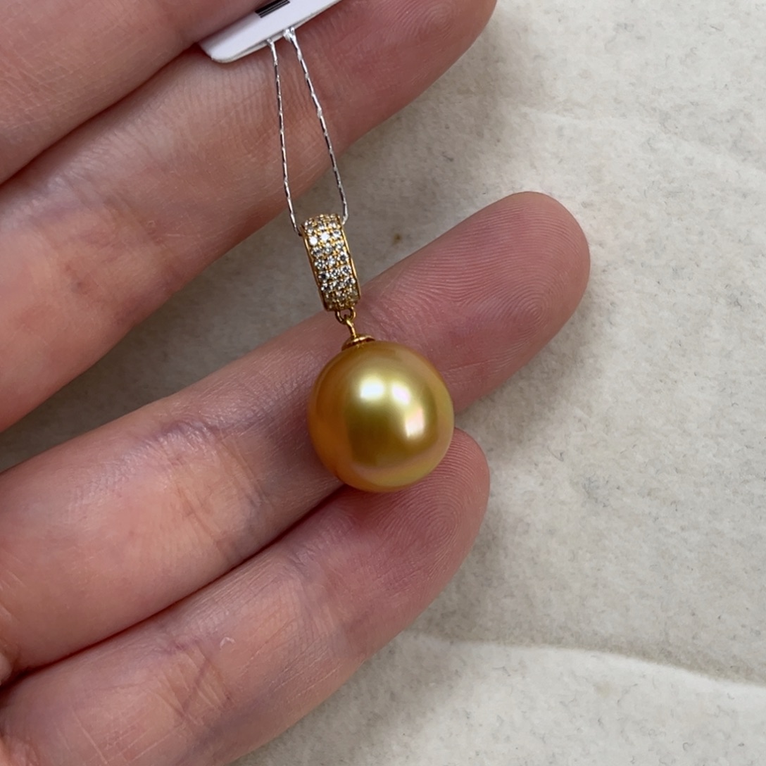 18K金镶嵌吊坠(不含链)海水珍珠12.4mm