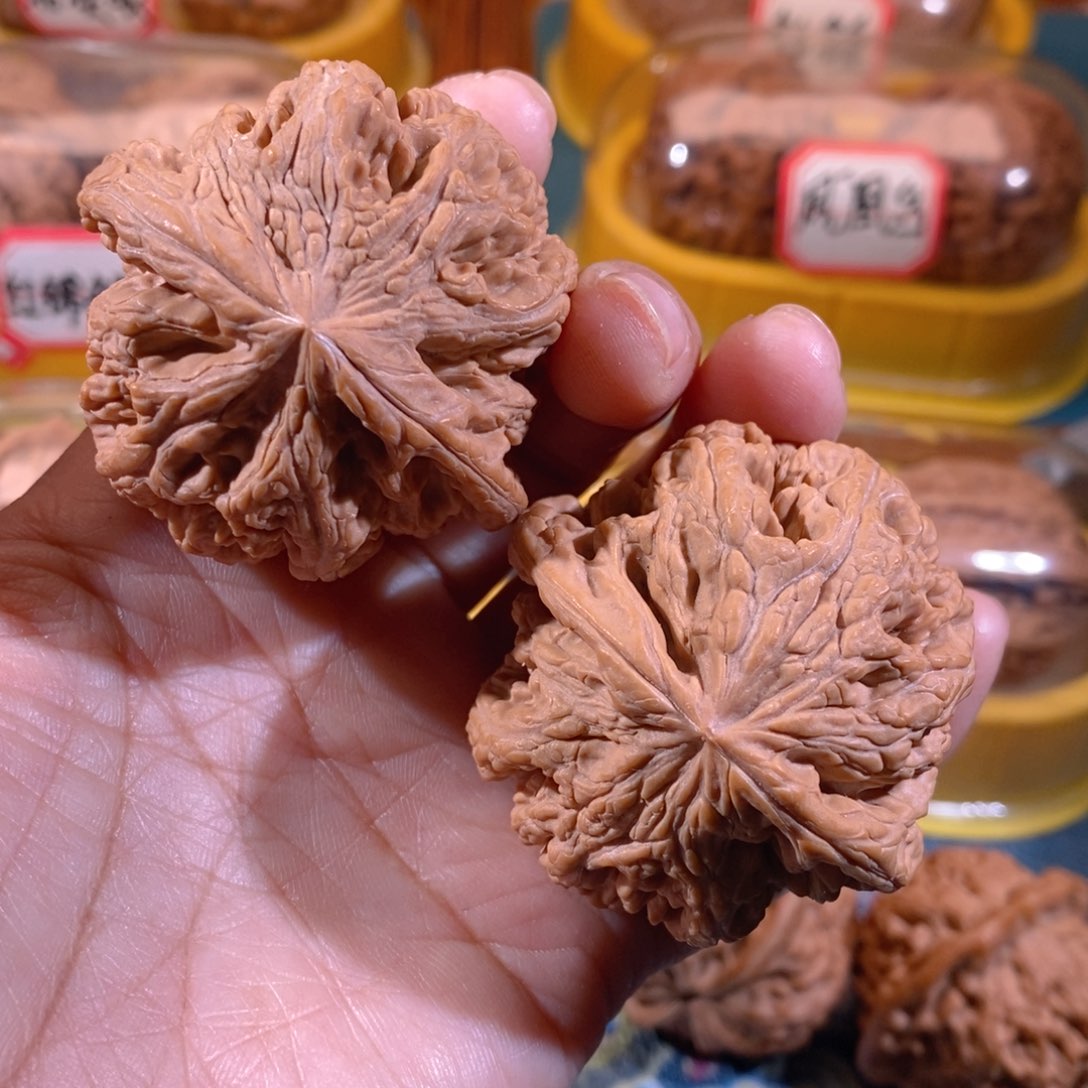 吊坠文玩核桃真****员48大粗筋