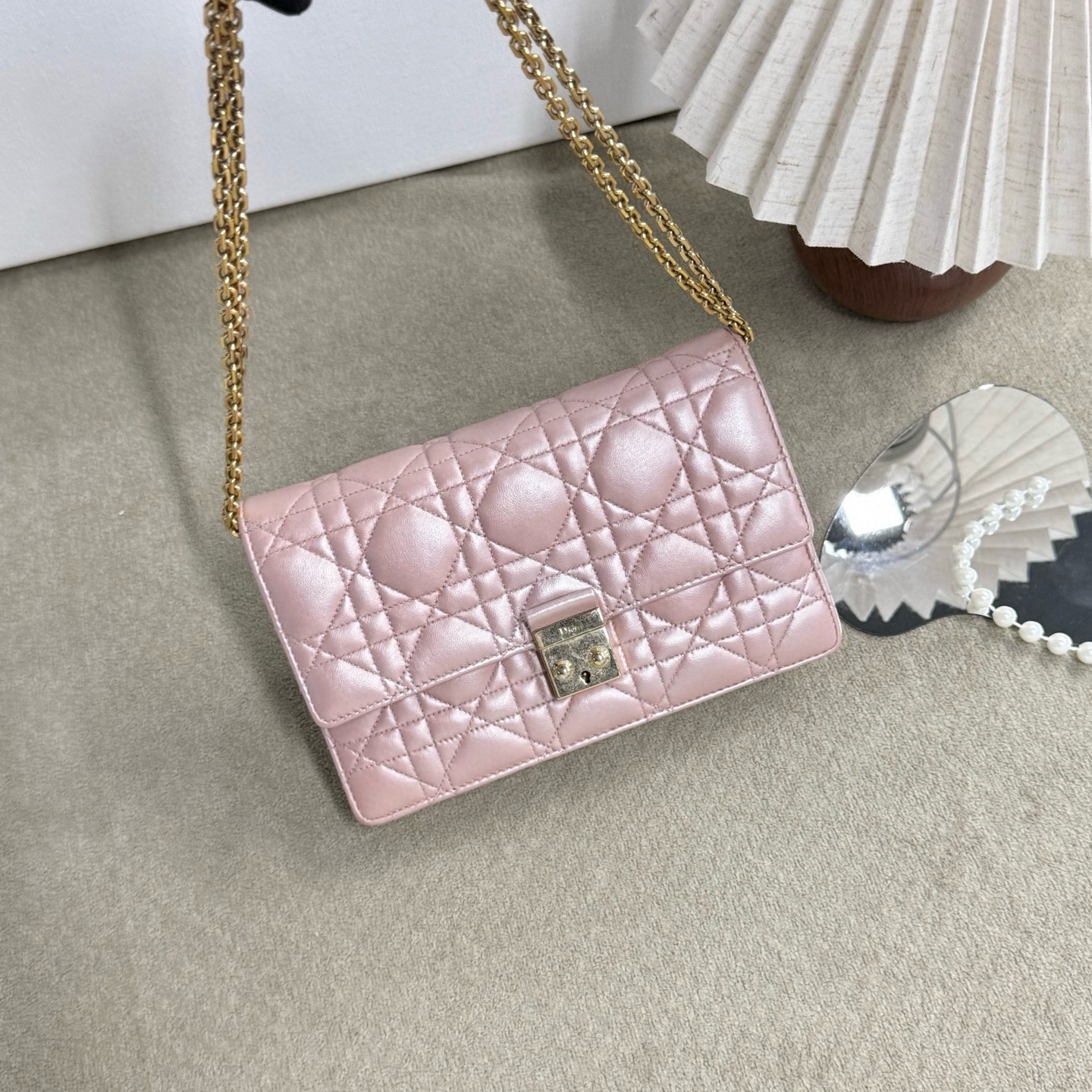 95新 DIOR/迪奥 dior珠光粉woc斜挎包(K)