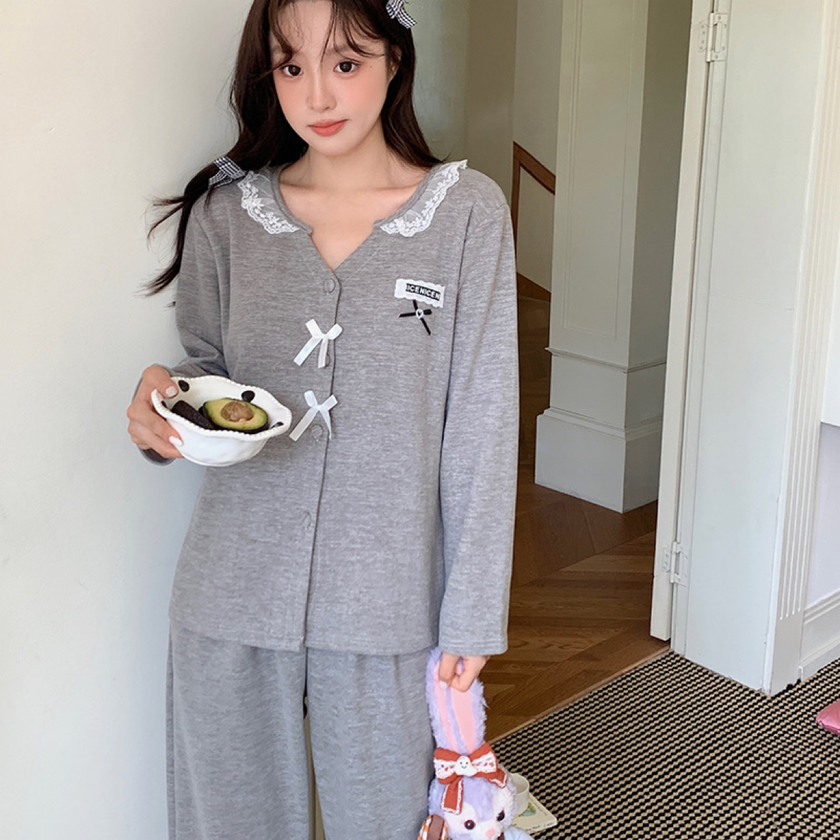秋季长袖自带胸垫可外穿女款羊绒蚕丝睡衣套装
