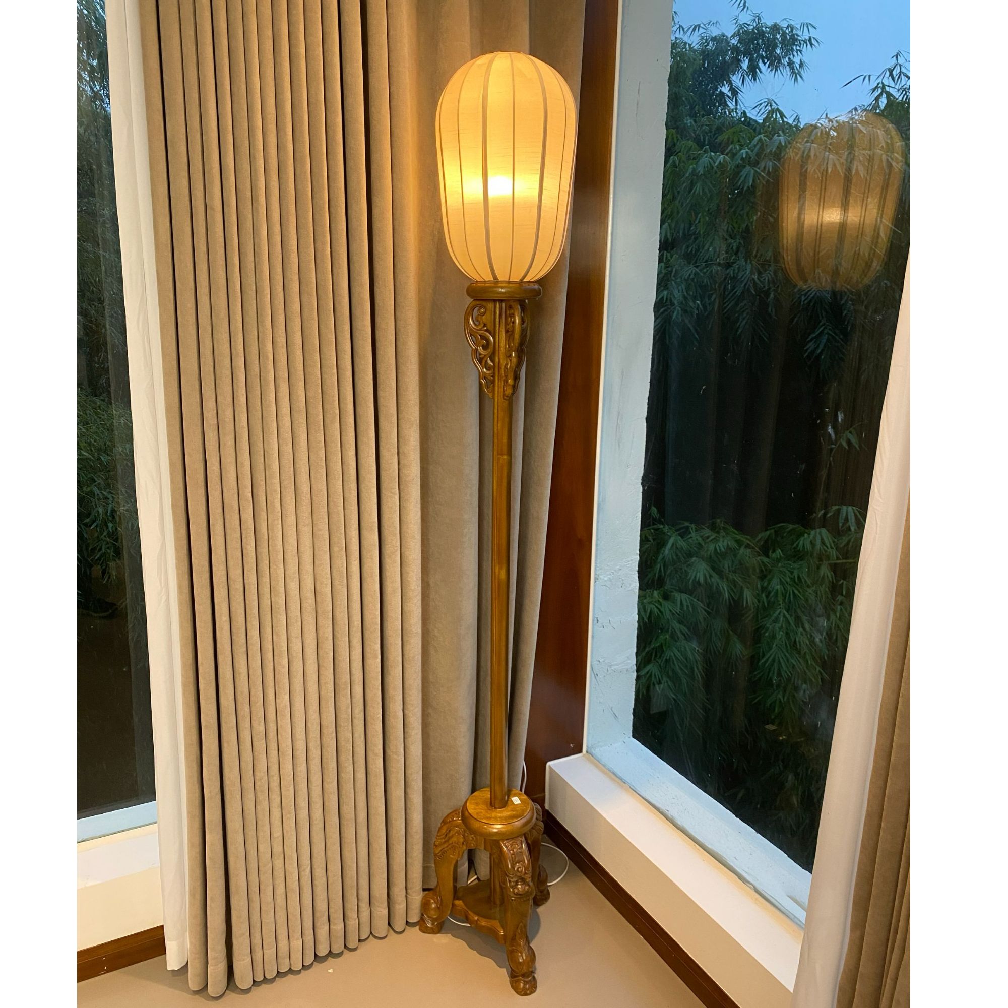 金丝楠（小叶桢楠）老料兽足宫灯