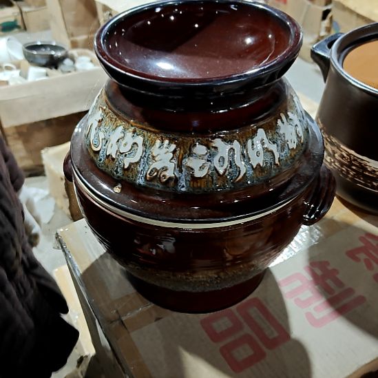 绿泥盘子碗茶壶啥都有