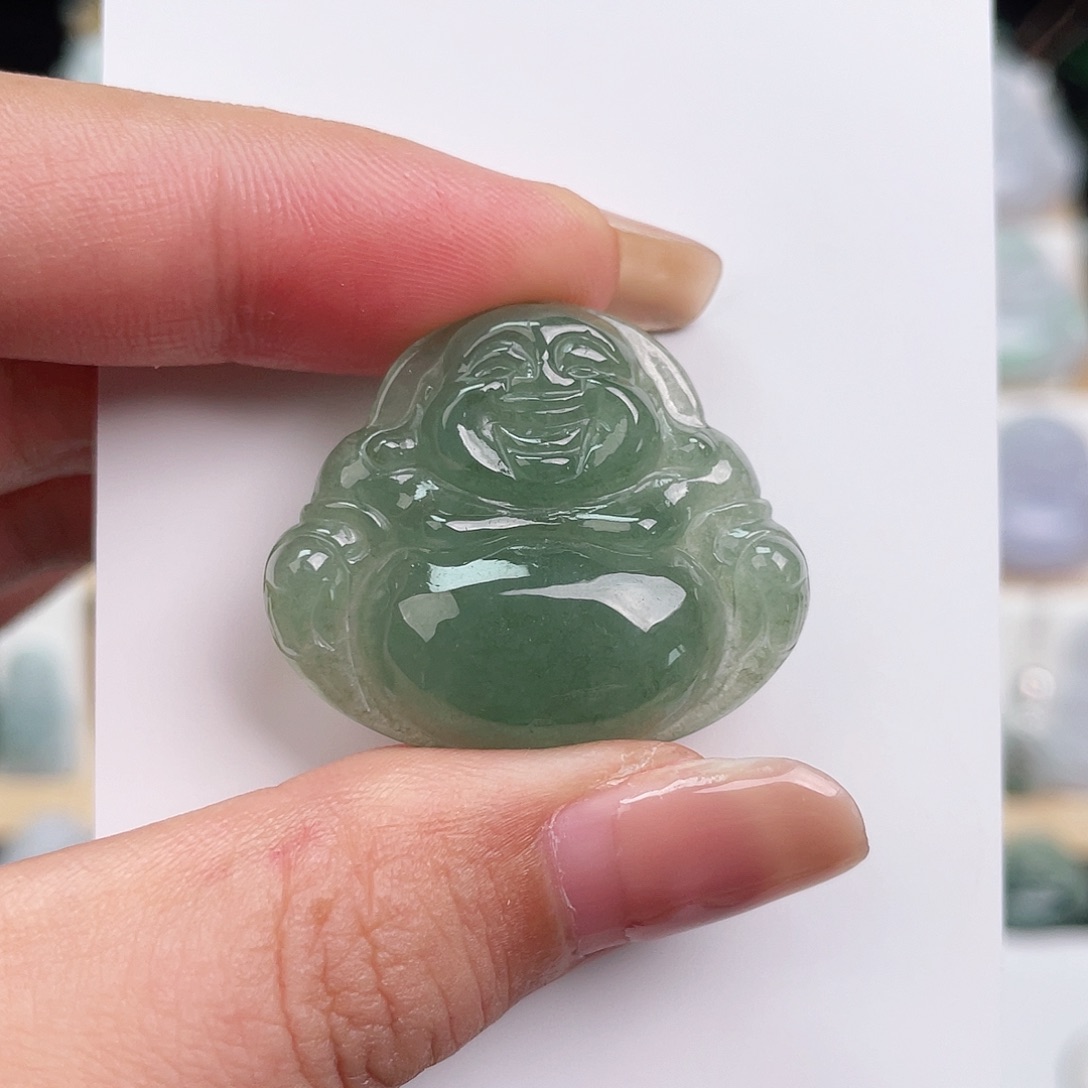 翡翠未镶嵌颈饰佛公