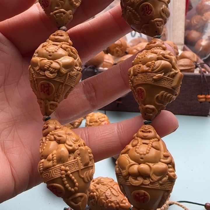 橄榄核手串雕刻工艺